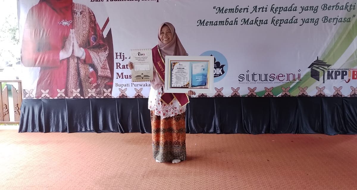 Majukan Literasi, Nur Aisah Raih Anugerah Parasamya KPPJB 2022