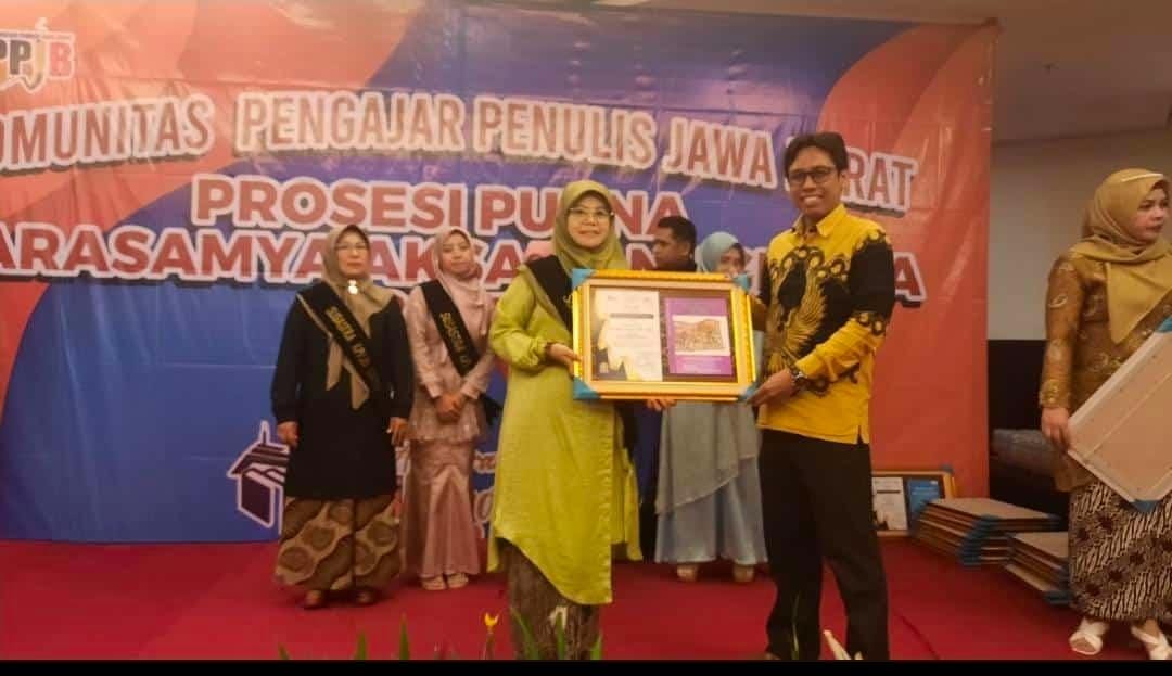 PROFIL INSPIRATIF NINA YULIANA: PENULIS BERPRESTASI YANG MENGINSPIRASI LEWAT KPPJB DAN FIM