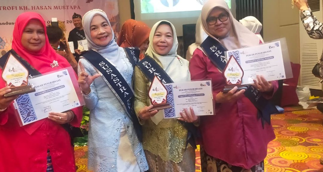 Pegiat Literasi Kabupaten Bekasi Raih Parasamya Suratma Nugraha Indonesia 2025