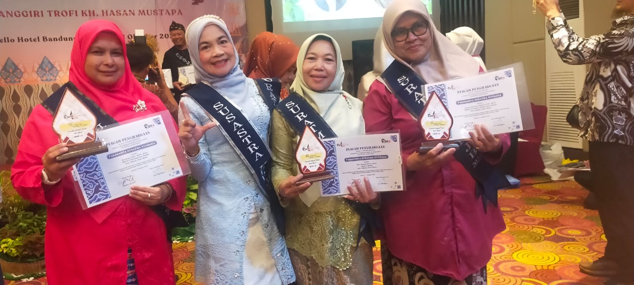 Pegiat Literasi Kabupaten Bekasi Raih Parasamya Suratma Nugraha Indonesia 2025